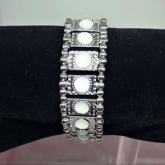 VINTAGE SILVER CRYSTAL STONES STRETCH BRACELET - Picture 1 of 1